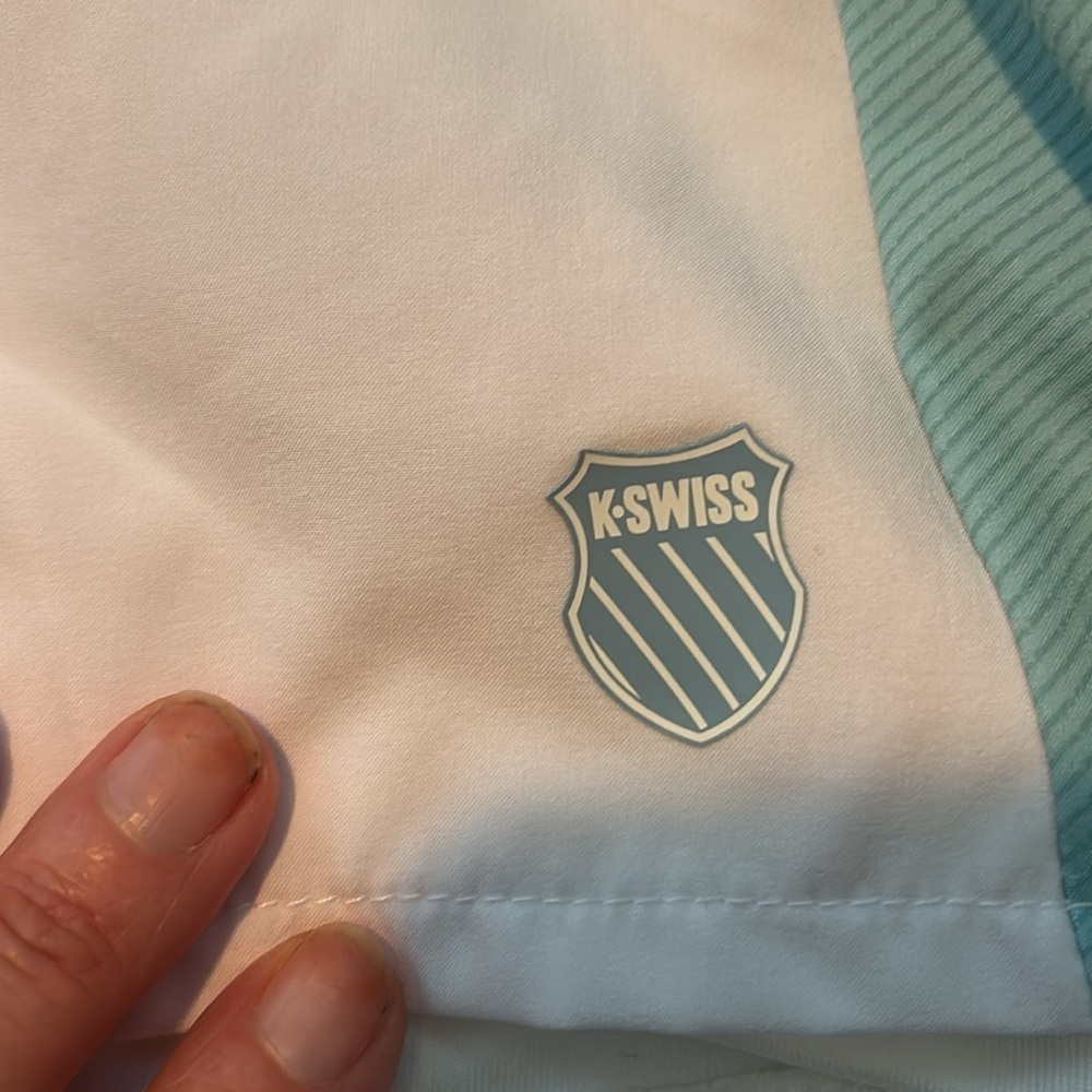 Women’s KSwiss lined shorts medium - Picture 2 of 4